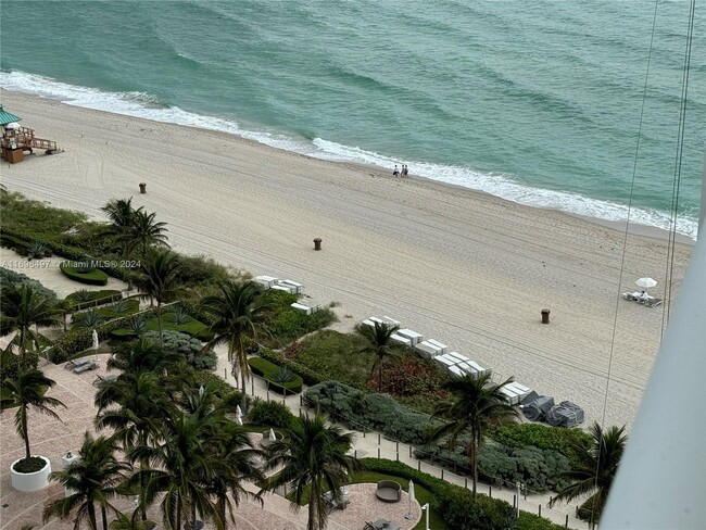 Foto del edificio - 18101 Collins Ave