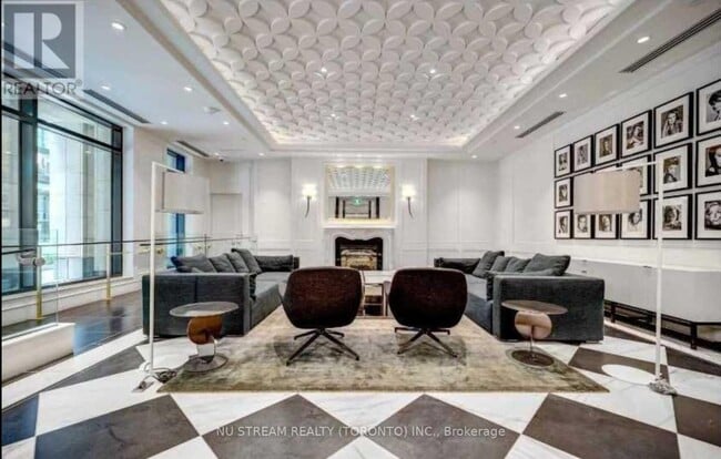 Building Photo - 955 Bay St.