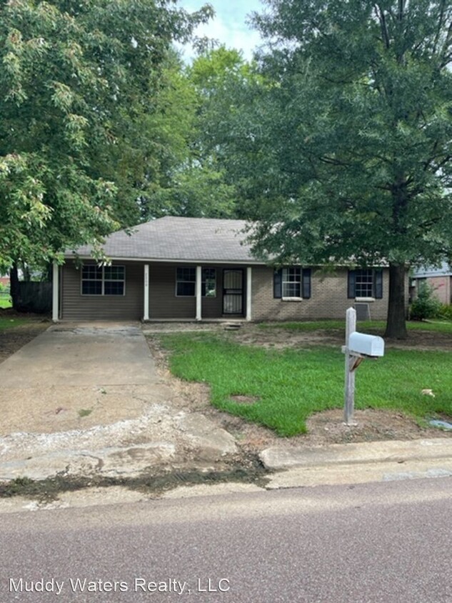 Primary Photo - 3 br, 1 bath House - 2208 Colonial Hills