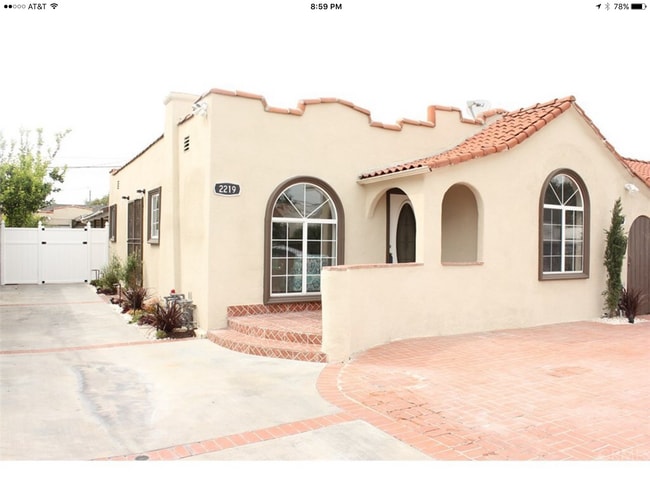 Building Photo - 2219 S Redondo Blvd
