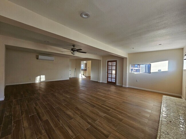 Building Photo - 9500 Album