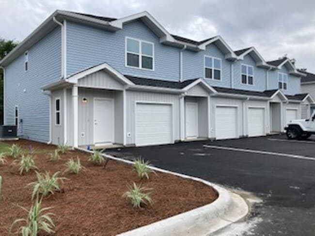Building Photo - BRAND NEW CONSTRUCTION 3 BED 2.5 BATH!