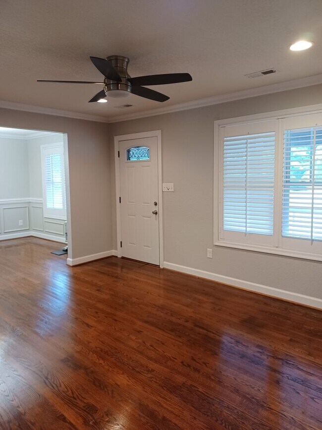 Foto del edificio - Beautiful home on large lot in Western Branch