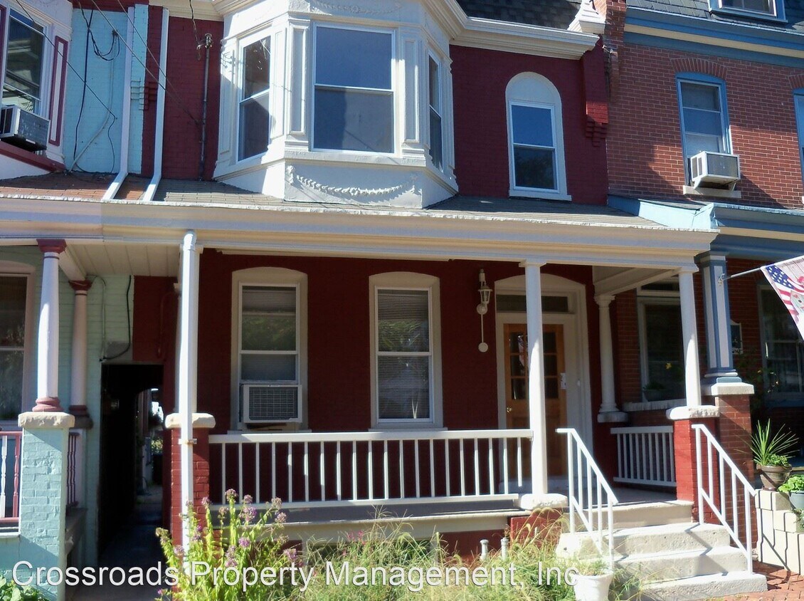 Primary Photo - 235 E Clay St