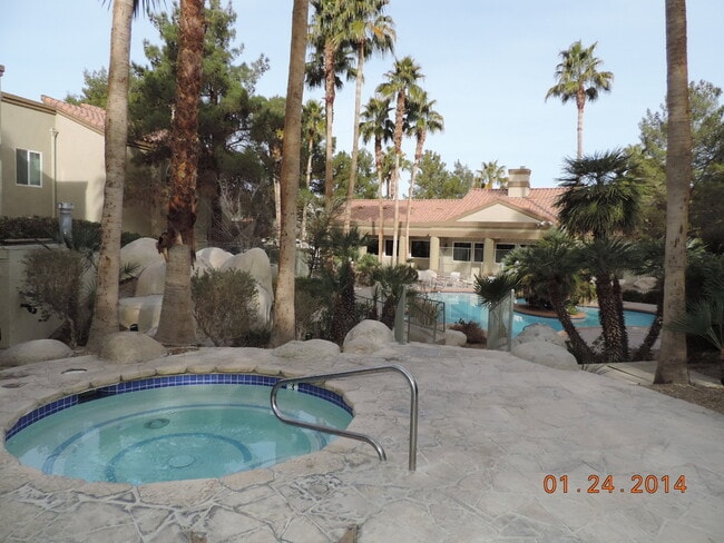 Building Photo - 3145 E Flamingo Rd