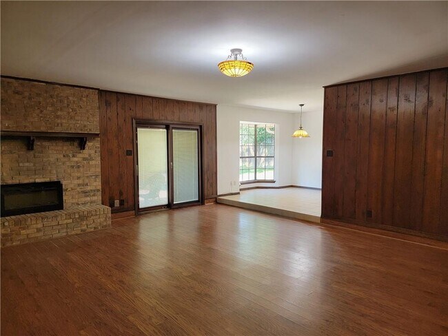 Building Photo - 8860 Dawes Point Dr