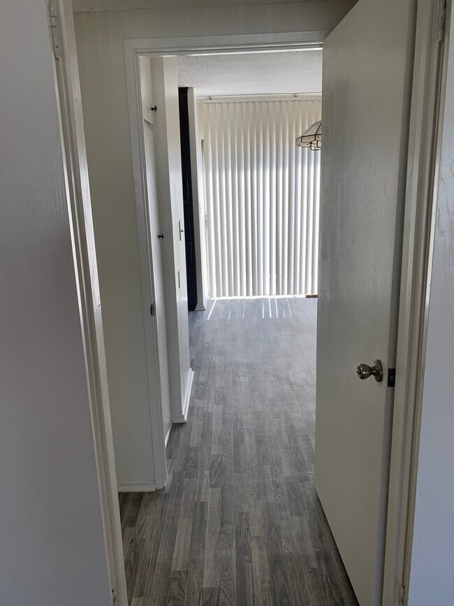 Foto del edificio - 228 E Plymouth St