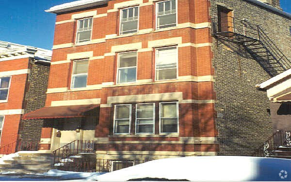 Foto principal - 938 W 31st Pl