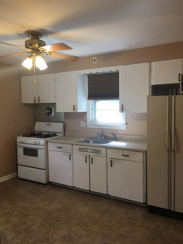 Primary Photo - 247 Pandolfi Ave