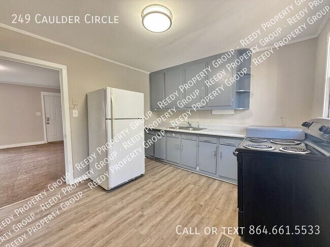 Foto del edificio - 249 Caulder Cir