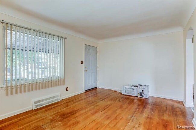 Building Photo - Charming 3-Bedroom for Lease in Detroit!