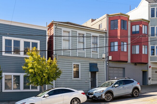 Building Photo - 19 Joost Ave