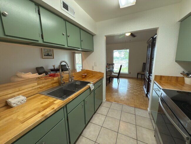 Foto del edificio - 2901 Central Blvd