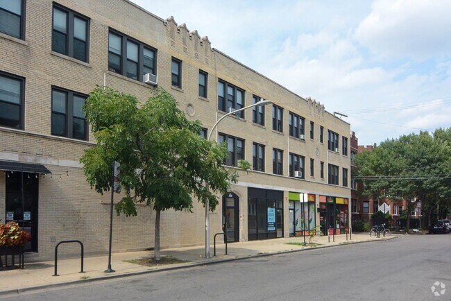Building Photo - 2704 N Sawyer Ave