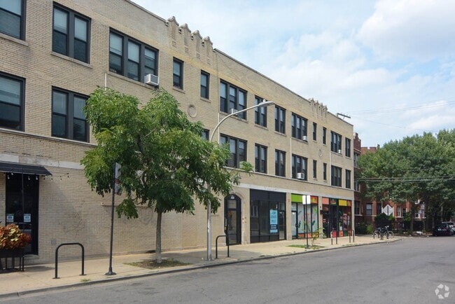 Building Photo - 2704 N Sawyer Ave