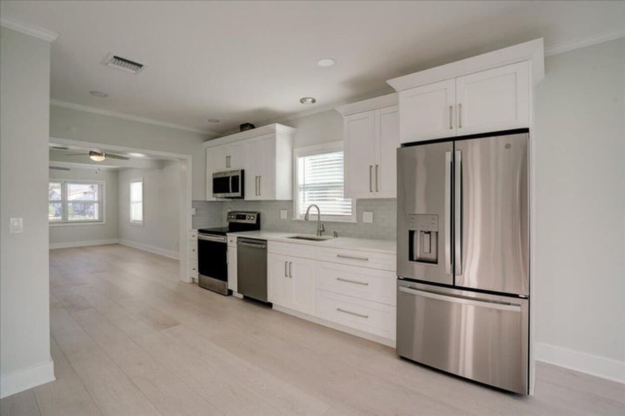Photo - 320 NW 6th Avenue