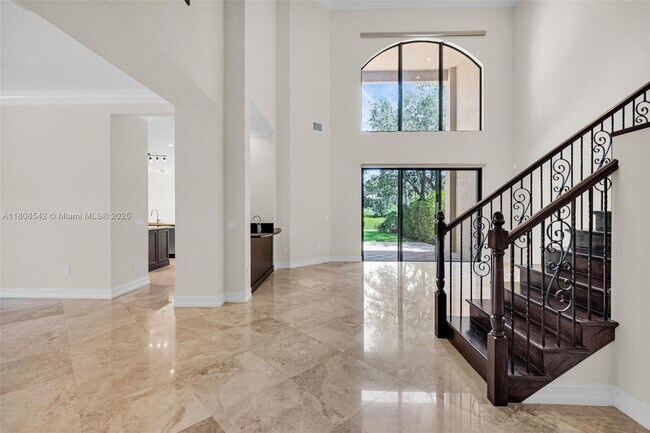 Foto del edificio - 8944 Little Falls Way