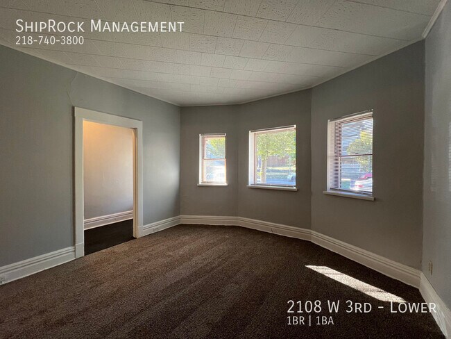 Building Photo - 2108 W 3rd-Lower