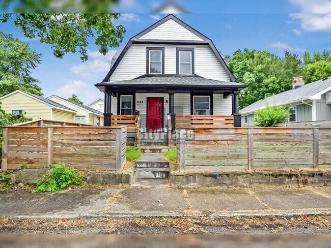Photo - 3553 N Kenwood Ave House