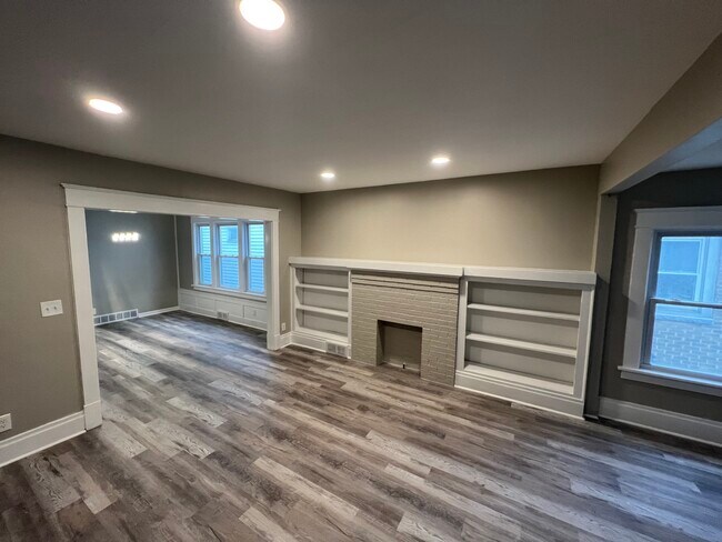 Foto del edificio - 170 Lovering Avenue, Unit Lower
