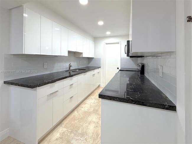 Building Photo - 1075 92nd St