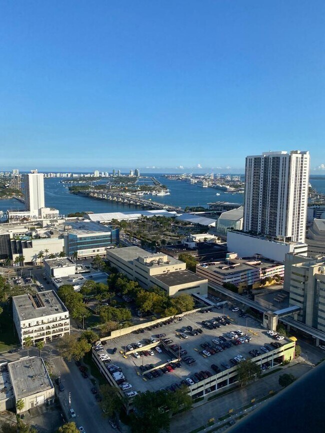 Foto del edificio - 1600 NE 1st Ave