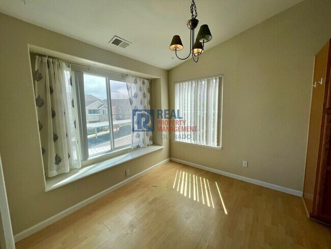 Foto del edificio - 3890 Strawberry Field Grove