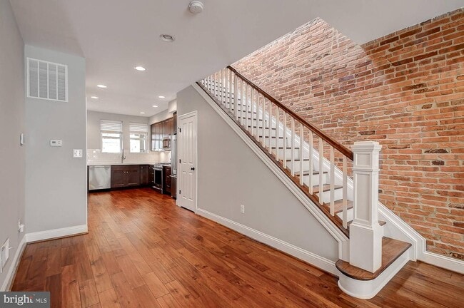 Building Photo - 509 S East Ave