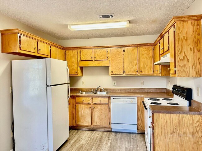 Foto del edificio - Cornerstone Dr #1, #3