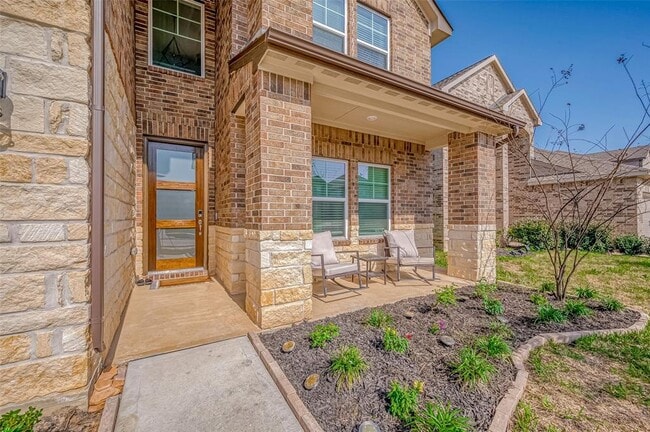 Building Photo - 21450 Petherton Dr