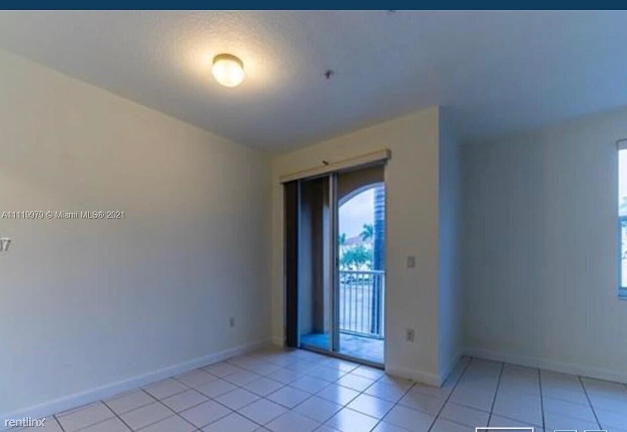 Foto principal - 2 br, 2.5 bath Townhome - 4351 SW 160th Av...