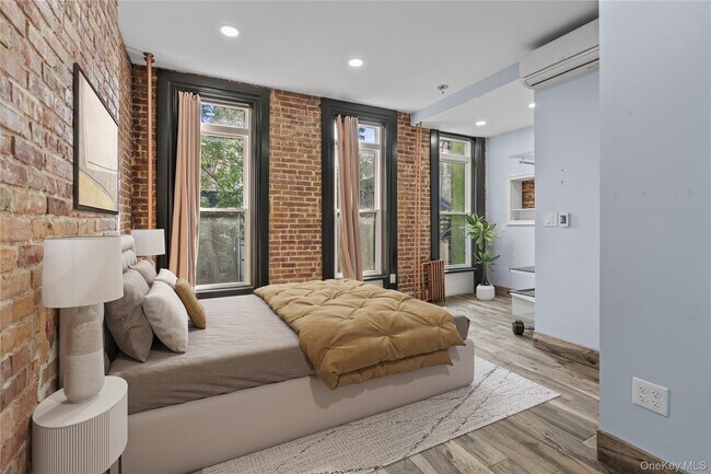 Foto del edificio - 220 E 116th St