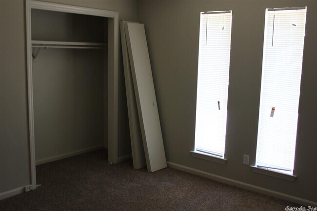 Foto del edificio - 5918 Timberside Rd
