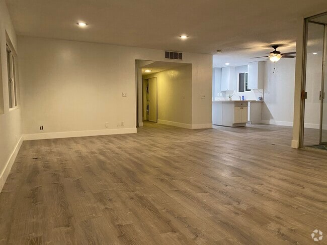 Building Photo - 73951 Shadow Mountain Dr
