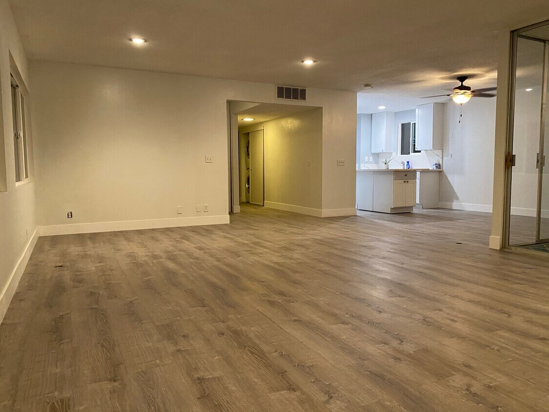 Living room and dining room view - 73951 Shadow Mountain Dr