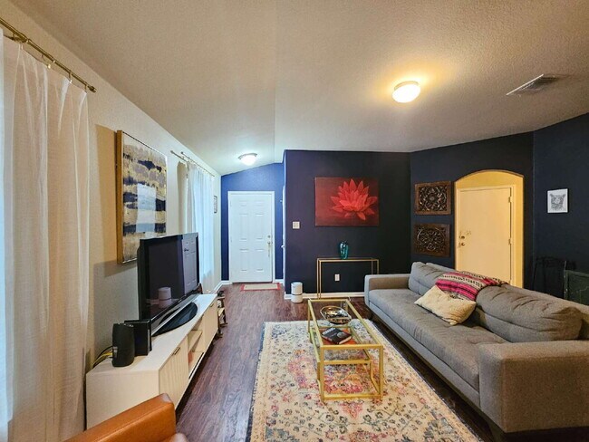 Foto del edificio - Charming 3-Bed Oasis in Lockhart with Styl...