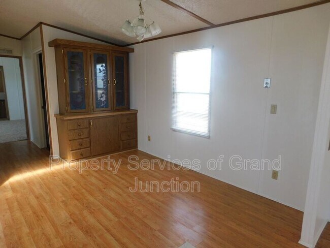 Building Photo - 1457 M Rd