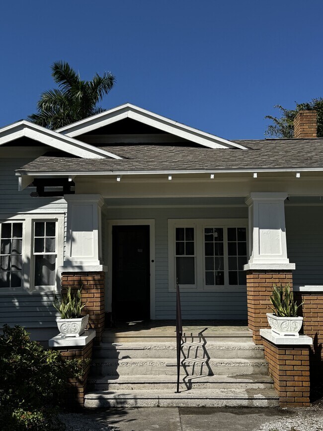 Foto del edificio - 2135 Burlington Ave N