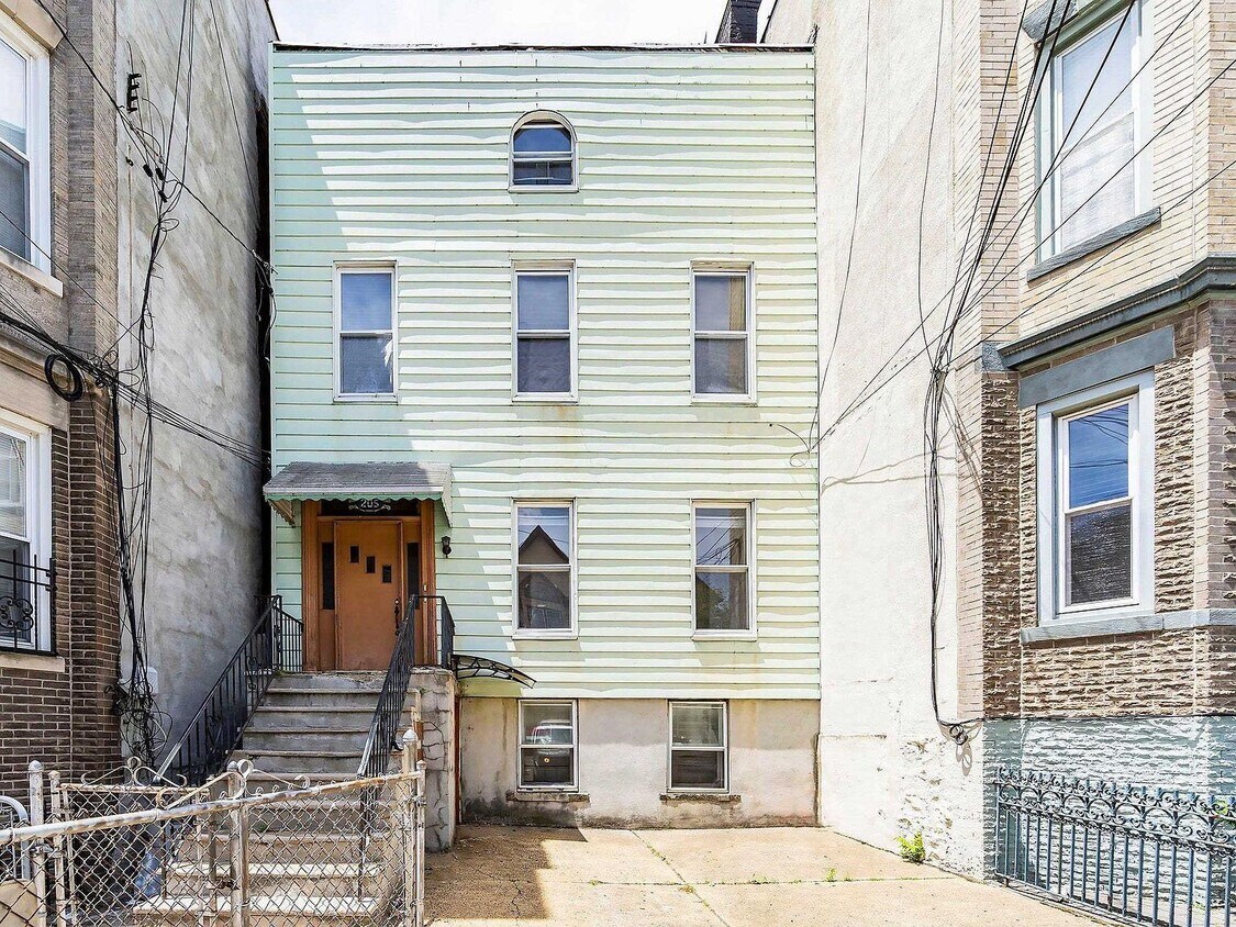 205 Ogden Ave. Unit 2, Jersey City, NJ 07307 Condo for Rent in Jersey