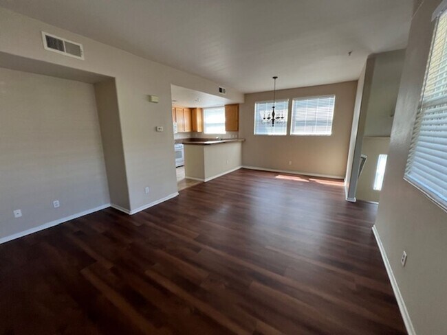 Foto del edificio - Coming Soon! Otay Ranch Townhouse with att...