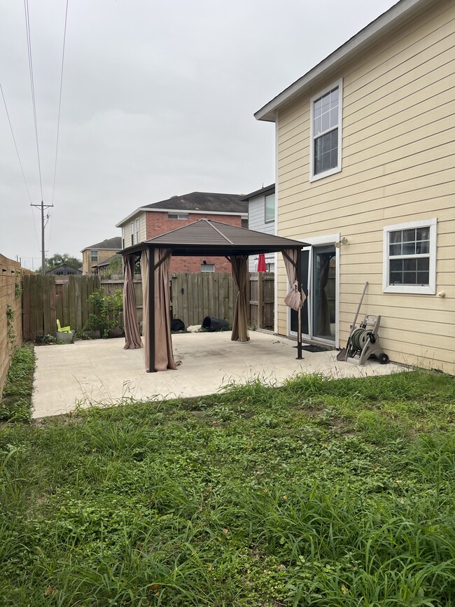 Building Photo - 2530 S Links Dr