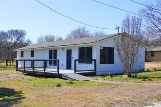 Building Photo - 37 Almond Dr