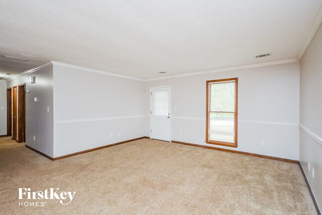 Building Photo - 105 Fairview Way