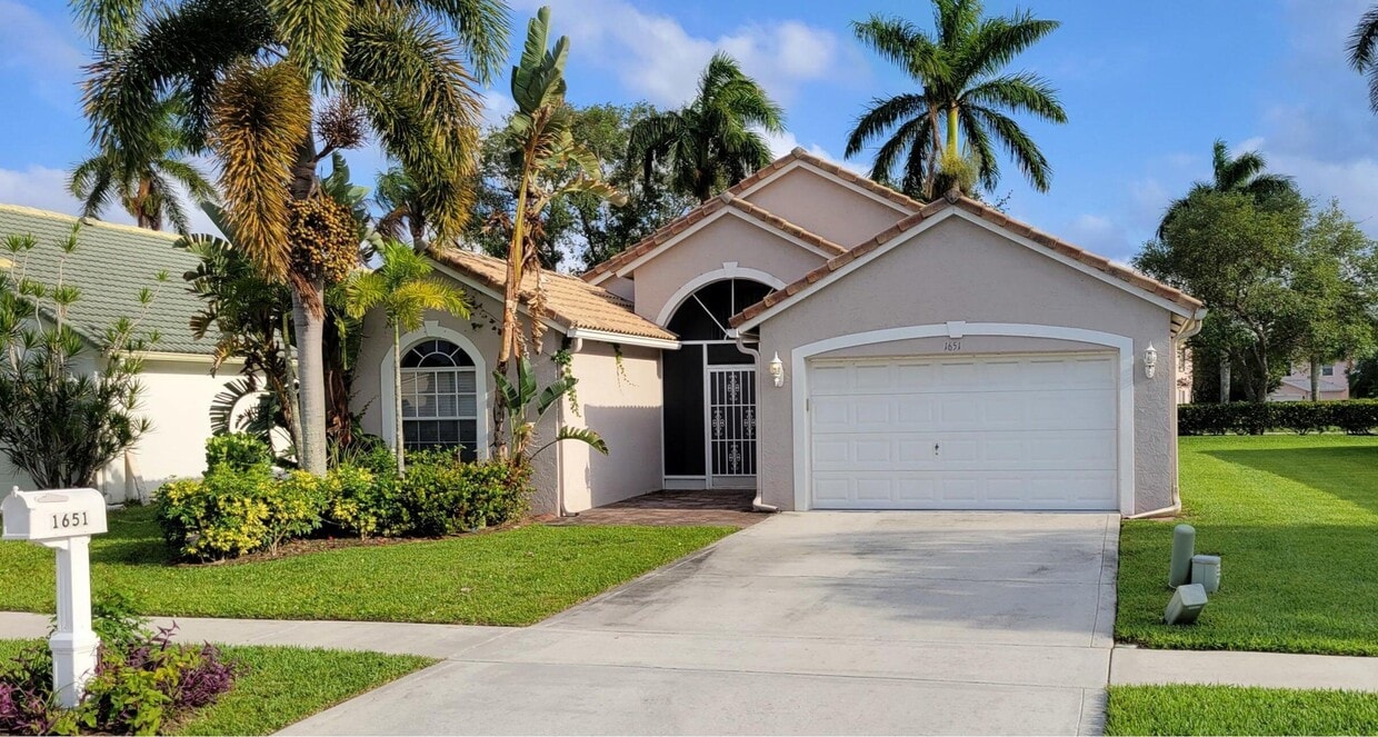 Primary Photo - 1651 Oak Berry Cir