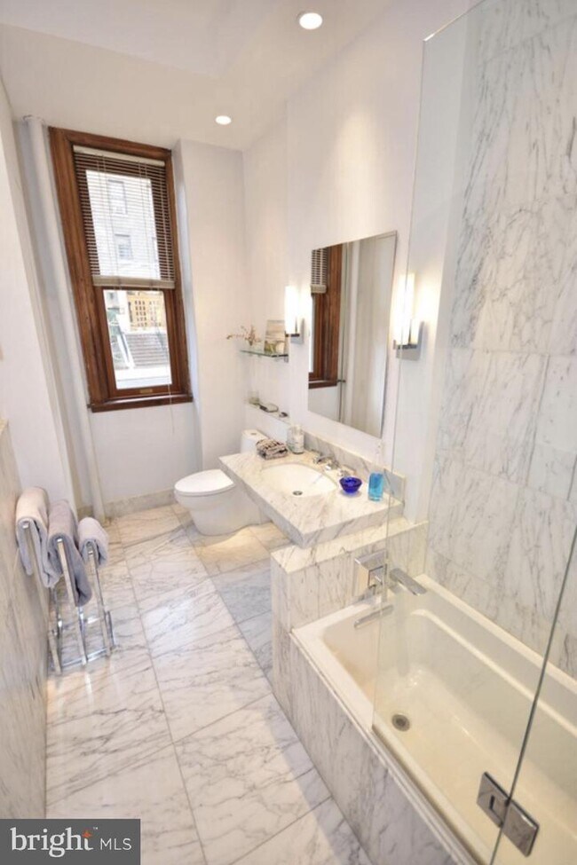 Foto del edificio - 2220 20th St NW