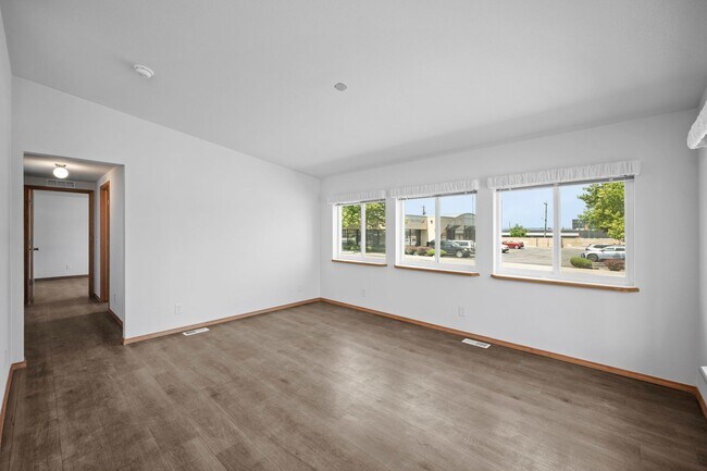 Foto del edificio - New Construction! University District Home...