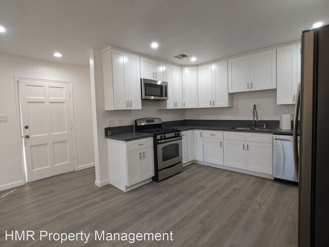 Building Photo - 3 br, 1 bath House - 765 N Edenfield Ave