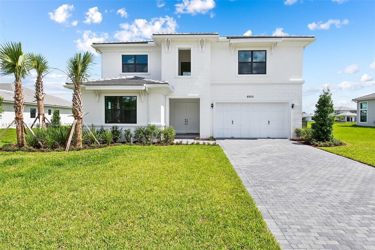 Foto principal - 6925 S Stillwater Shores Dr
