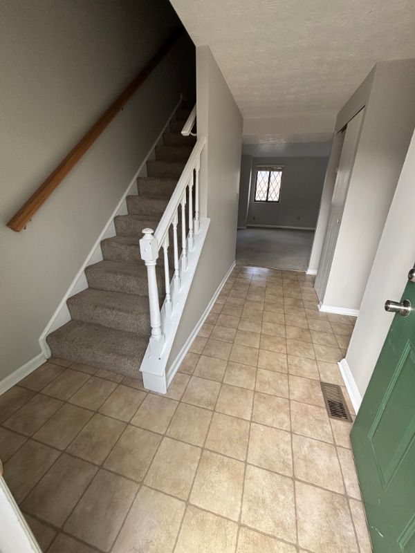 Building Photo - 447 Lockhaven Ct