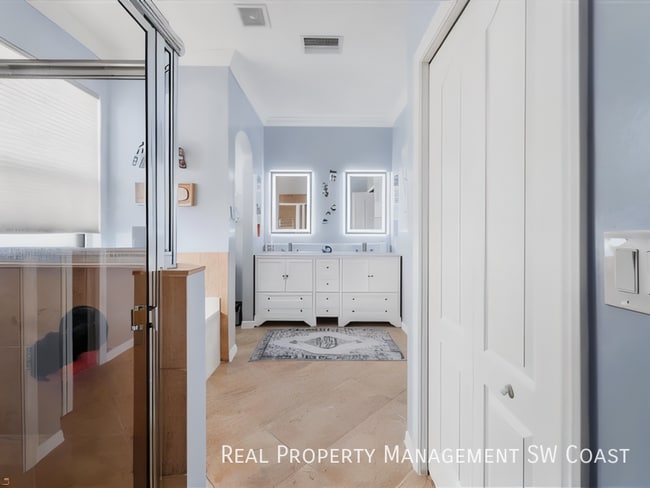 Foto del edificio - 9883 Blue Stone Cir